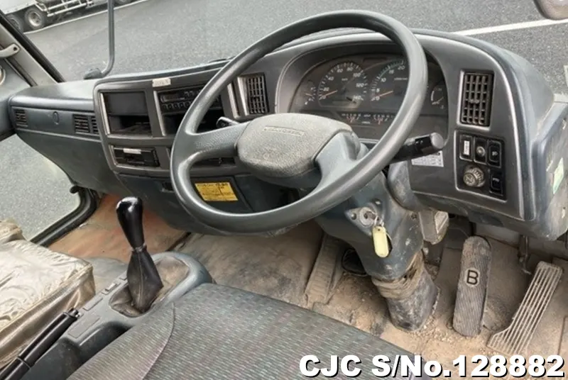 2004 Nissan / Condor Stock No. 128882