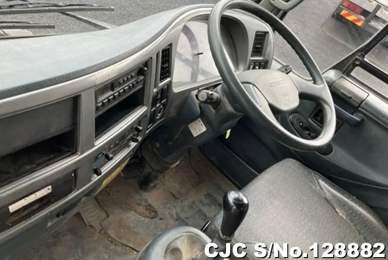 2004 Nissan / Condor Stock No. 128882