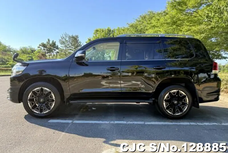 2018 Toyota / Land Cruiser Stock No. 128885