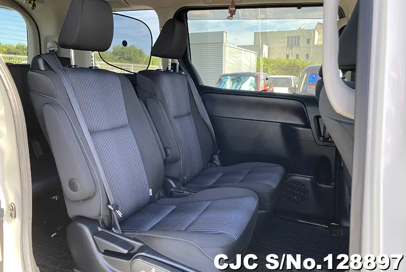 2017 Toyota / Voxy Stock No. 128897