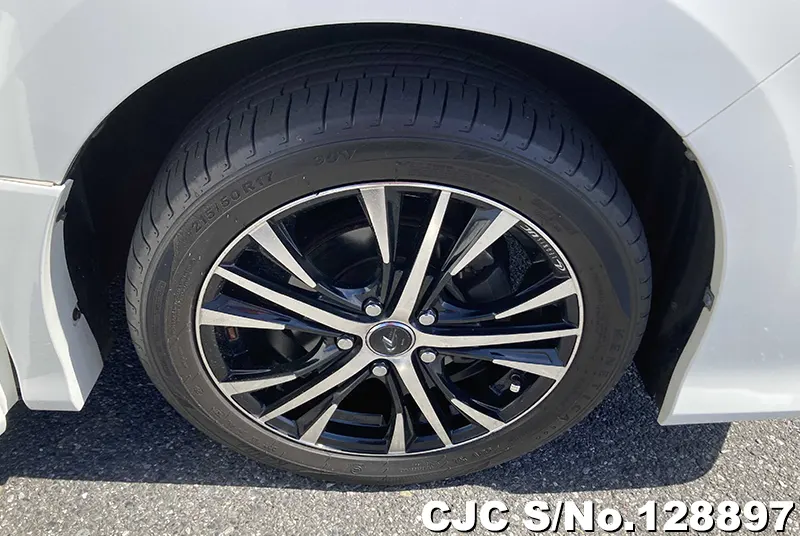 2017 Toyota / Voxy Stock No. 128897