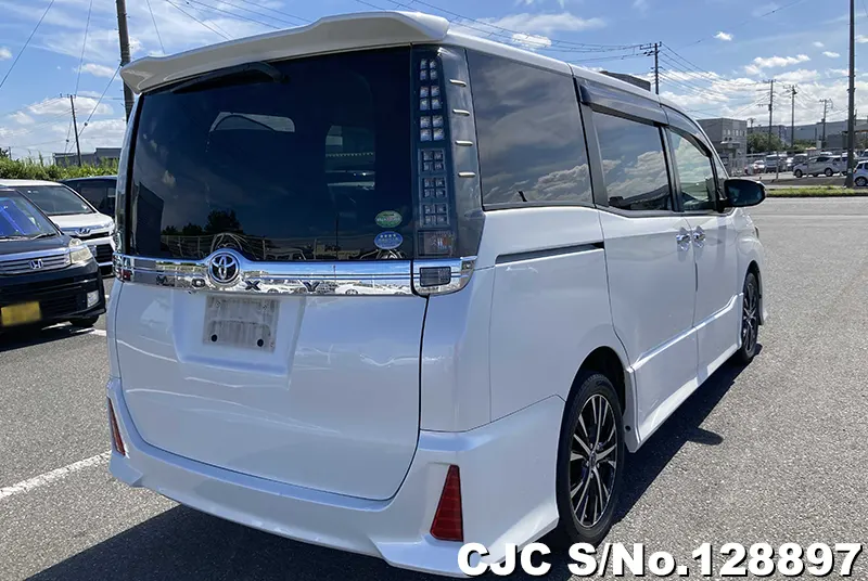 2017 Toyota / Voxy Stock No. 128897