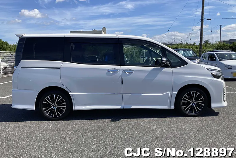 2017 Toyota / Voxy Stock No. 128897