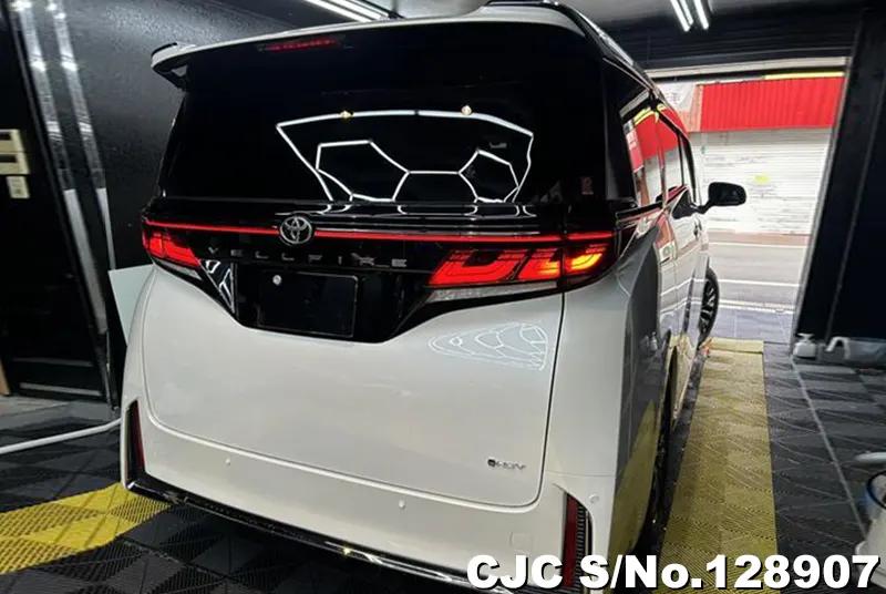 2025 Toyota / Vellfire Stock No. 128907