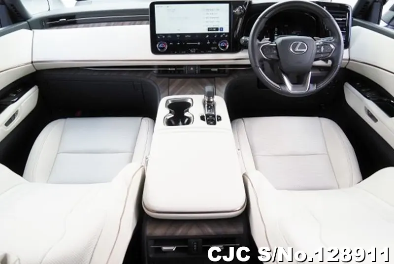 2025 Lexus / LM500h Stock No. 128911