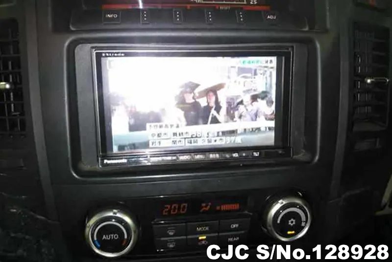 2012 Mitsubishi / Pajero Stock No. 128928