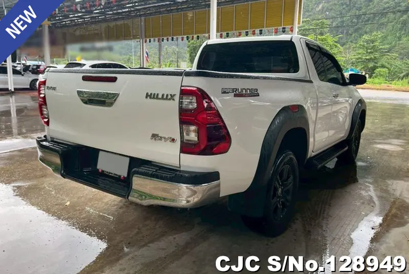 2022 Toyota / Hilux / Revo Stock No. 128949