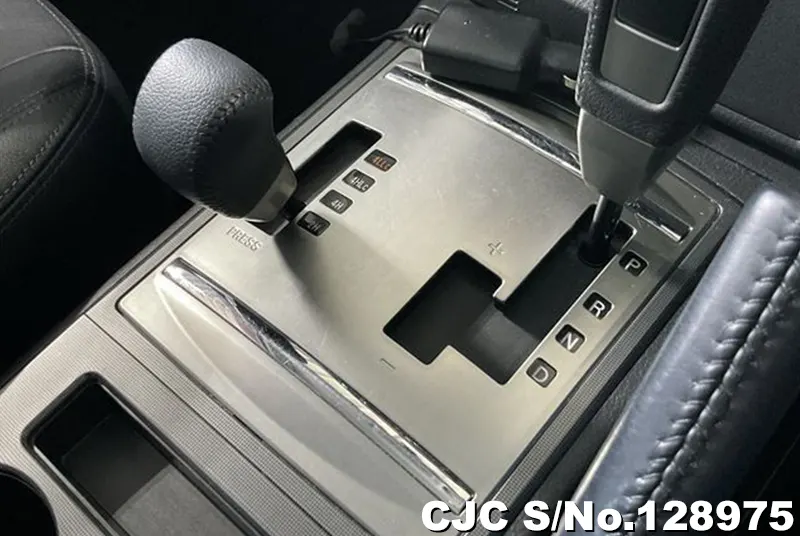 2015 Mitsubishi / Pajero Stock No. 128975