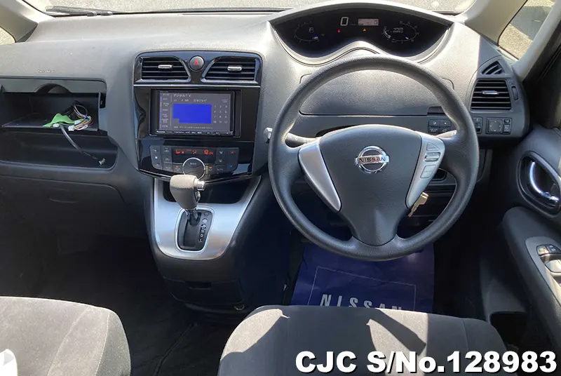 2015 Nissan / Serena Stock No. 128983