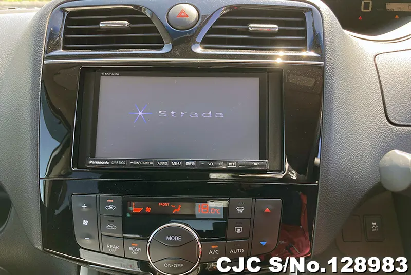 2015 Nissan / Serena Stock No. 128983