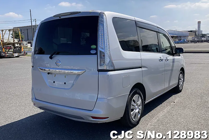 2015 Nissan / Serena Stock No. 128983