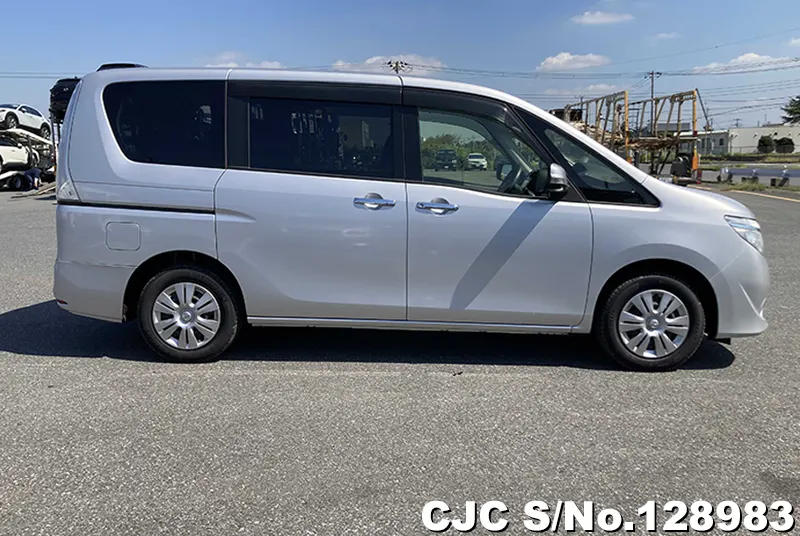 2015 Nissan / Serena Stock No. 128983