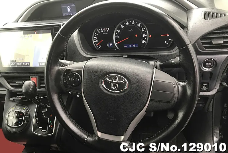 2015 Toyota / Voxy Stock No. 129010