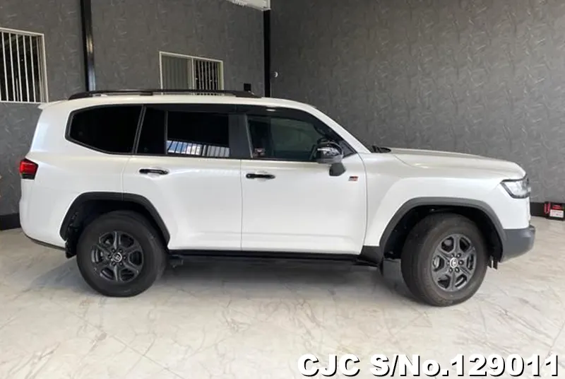 2022 Toyota / Land Cruiser Stock No. 129011