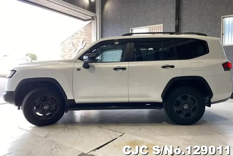 2022 Toyota / Land Cruiser Stock No. 129011