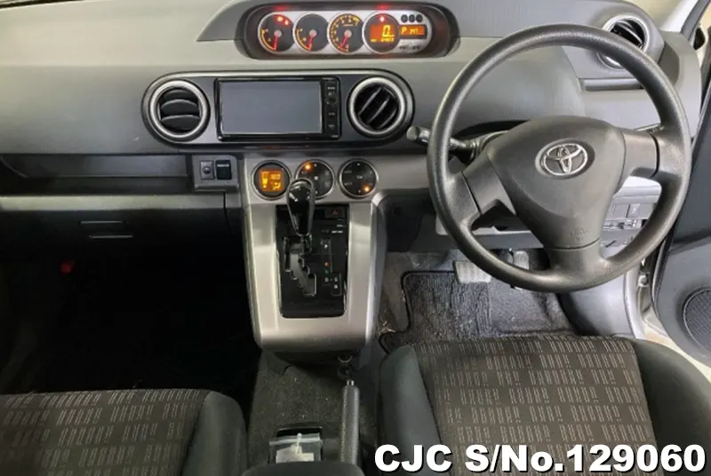 2015 Toyota / Corolla Rumion Stock No. 129060
