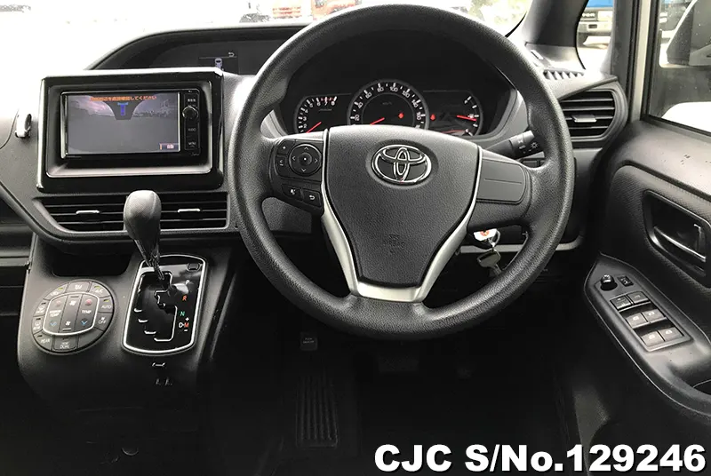 2016 Toyota / Voxy Stock No. 129246