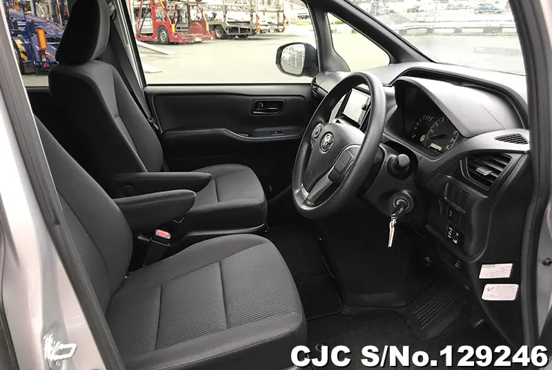 2016 Toyota / Voxy Stock No. 129246