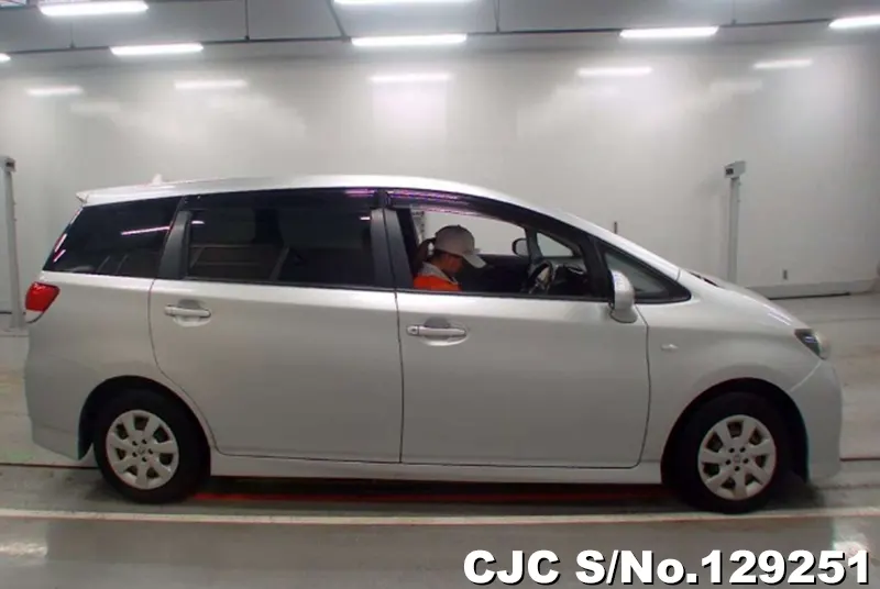 2010 Toyota / Wish Stock No. 129251