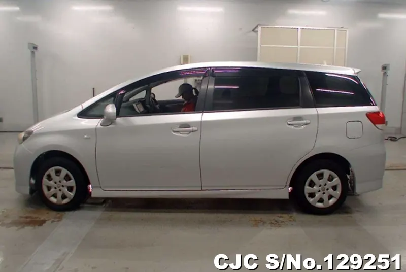 2010 Toyota / Wish Stock No. 129251