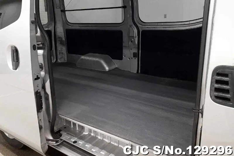 2016 Nissan / Caravan Stock No. 129296