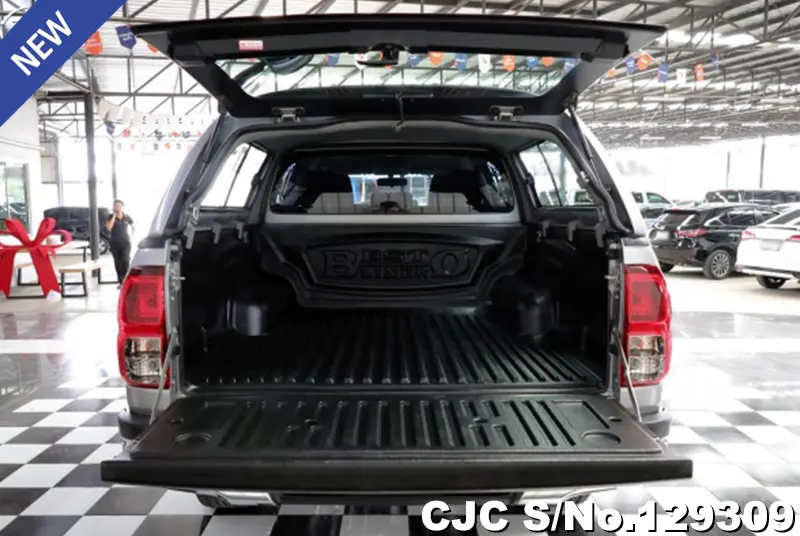 2020 Toyota / Hilux / Revo Stock No. 129309