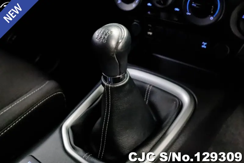 2020 Toyota / Hilux / Revo Stock No. 129309