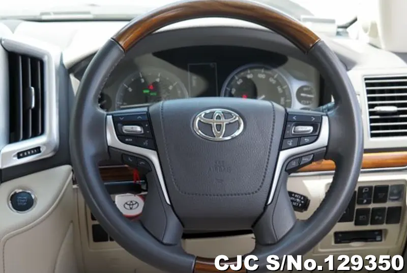 2018 Toyota / Land Cruiser Stock No. 129350