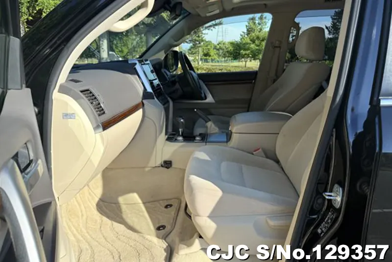 2018 Toyota / Land Cruiser Stock No. 129357