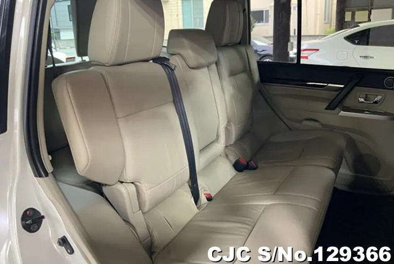 2014 Mitsubishi / Pajero Stock No. 129366