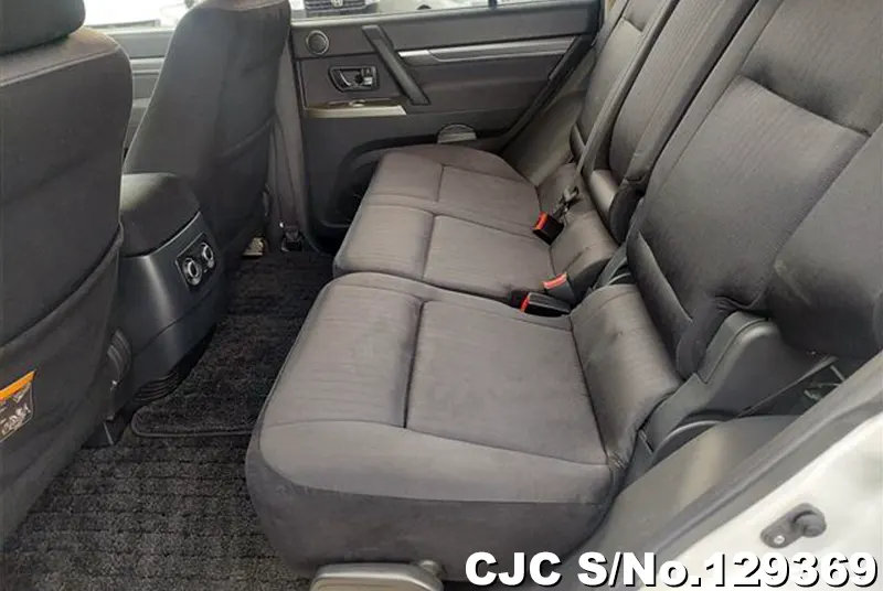 2013 Mitsubishi / Pajero Stock No. 129369