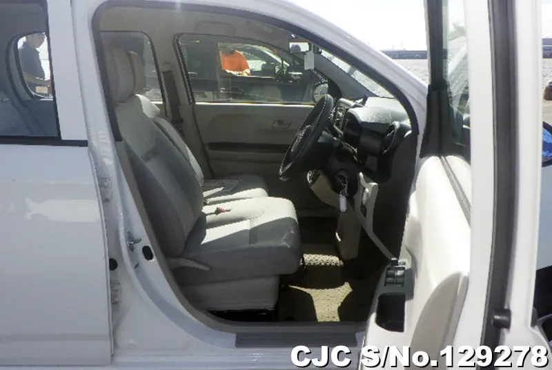 2016 Toyota / Passo Stock No. 129378