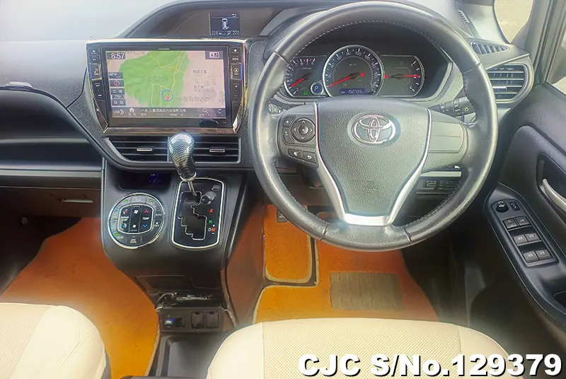 2015 Toyota / Voxy Stock No. 129379