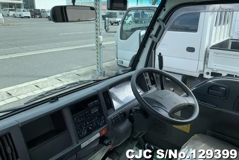 2017 Isuzu / Elf Stock No. 129399