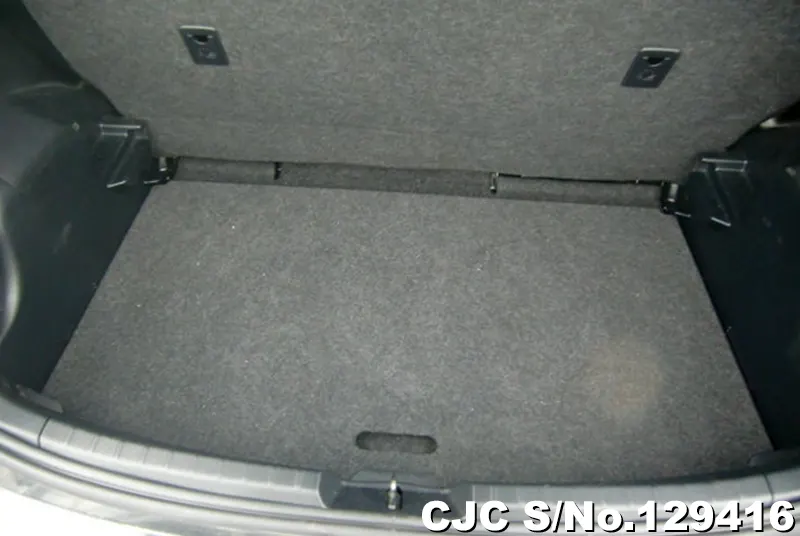 2016 Toyota / Vitz Stock No. 129416