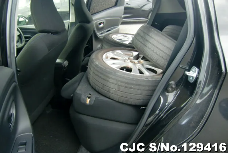 2016 Toyota / Vitz Stock No. 129416