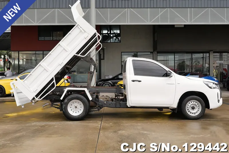 2023 Toyota / Hilux / Revo Stock No. 129442