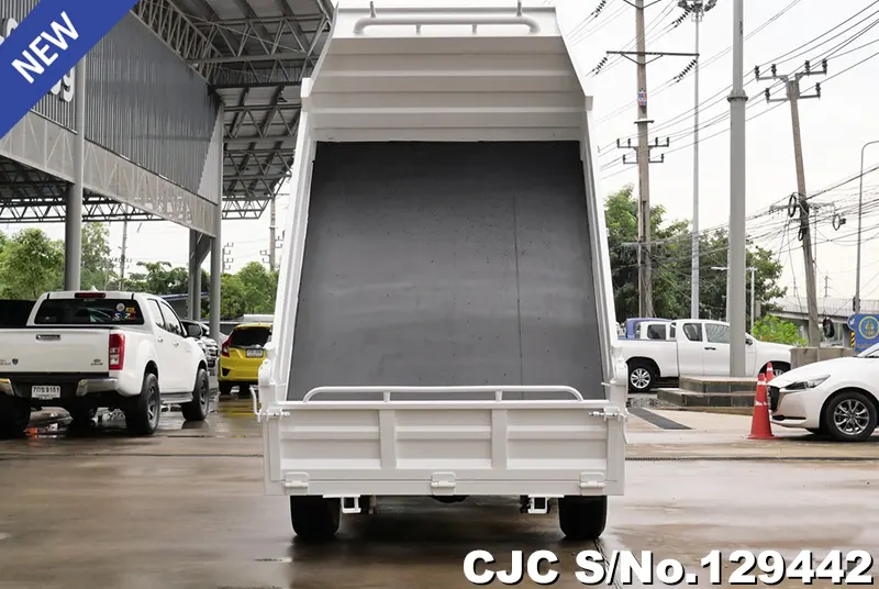 2023 Toyota / Hilux / Revo Stock No. 129442