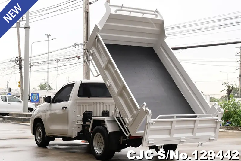 2023 Toyota / Hilux / Revo Stock No. 129442