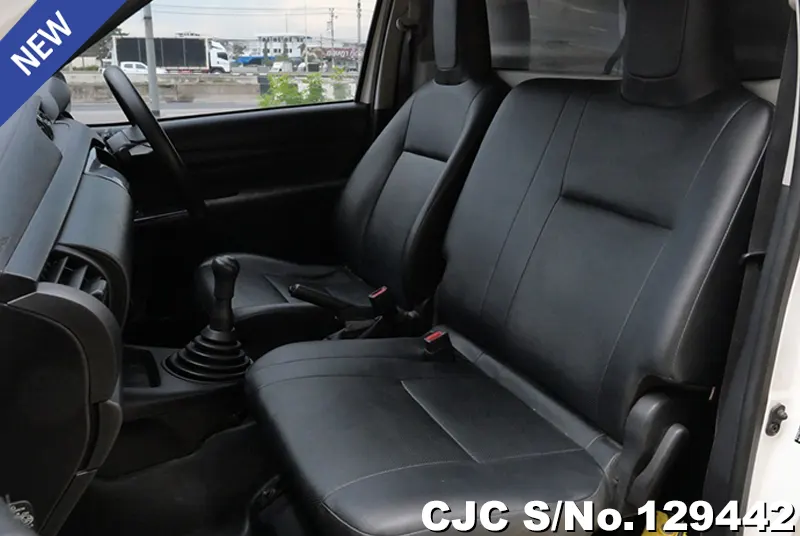 2023 Toyota / Hilux / Revo Stock No. 129442