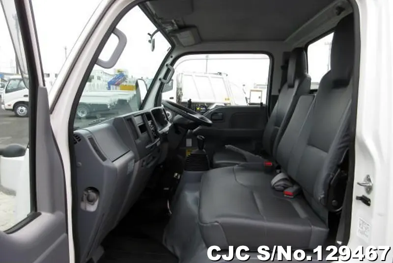 2017 Isuzu / Elf Stock No. 129467