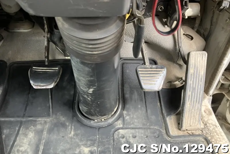 2005 Isuzu / Elf Stock No. 129475