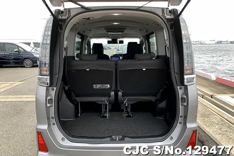 2016 Toyota Voxy Gray for sale | Stock No. 129477 | Japanese Used