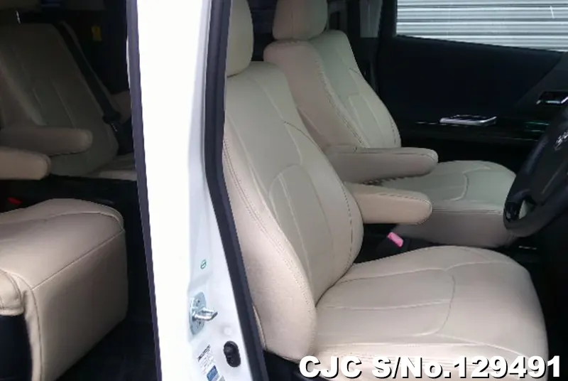 2011 Toyota / Alphard Stock No. 129491