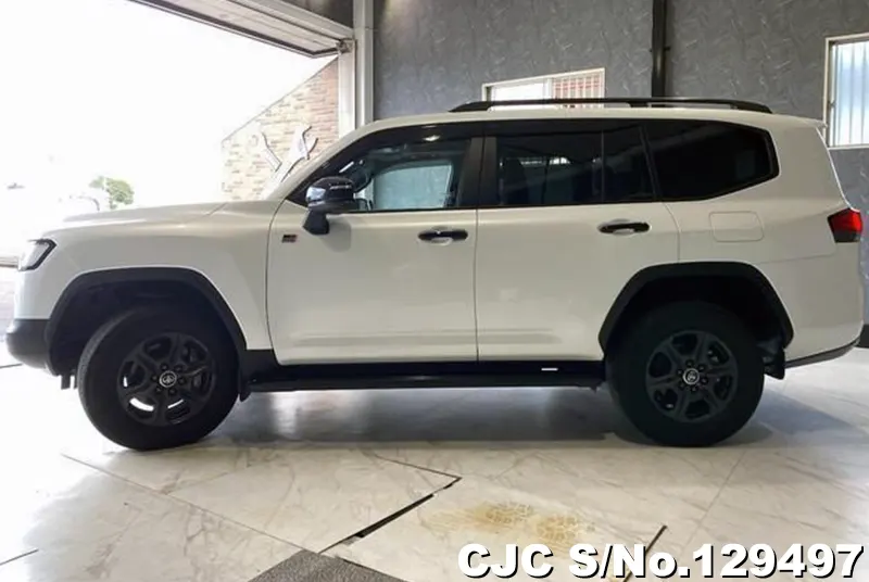2022 Toyota / Land Cruiser Stock No. 129497