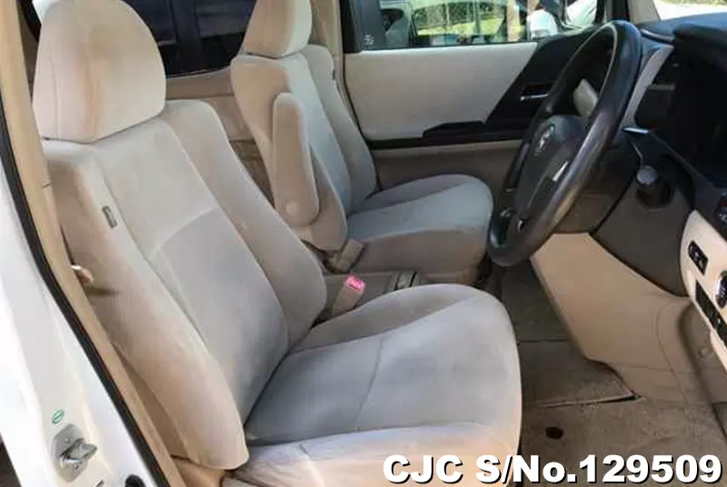 2013 Toyota / Alphard Stock No. 129509