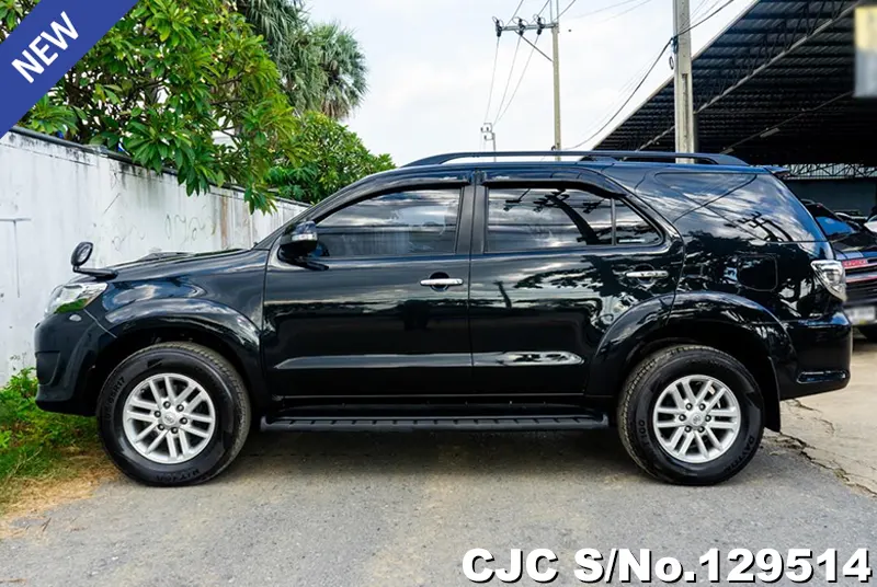2014 Toyota / Fortuner Stock No. 129514
