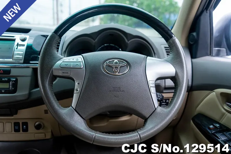 2014 Toyota / Fortuner Stock No. 129514