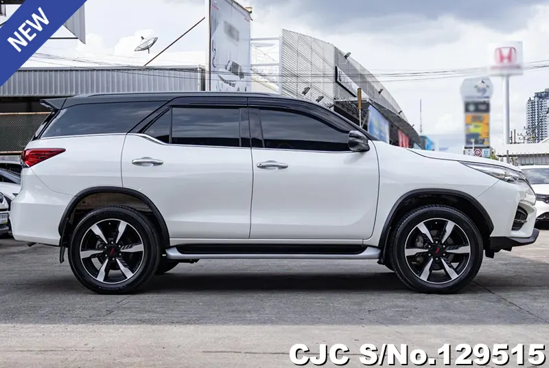 2019 Toyota / Fortuner Stock No. 129515