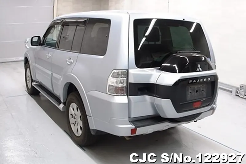 2017 Mitsubishi / Pajero Stock No. 129533
